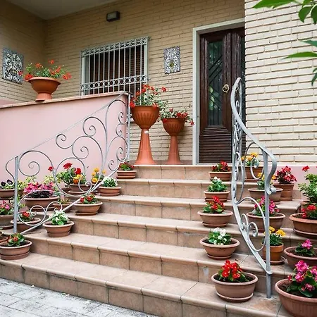 La Casa Dei Fiori 10 Min Dal Mare Ferienhaus *